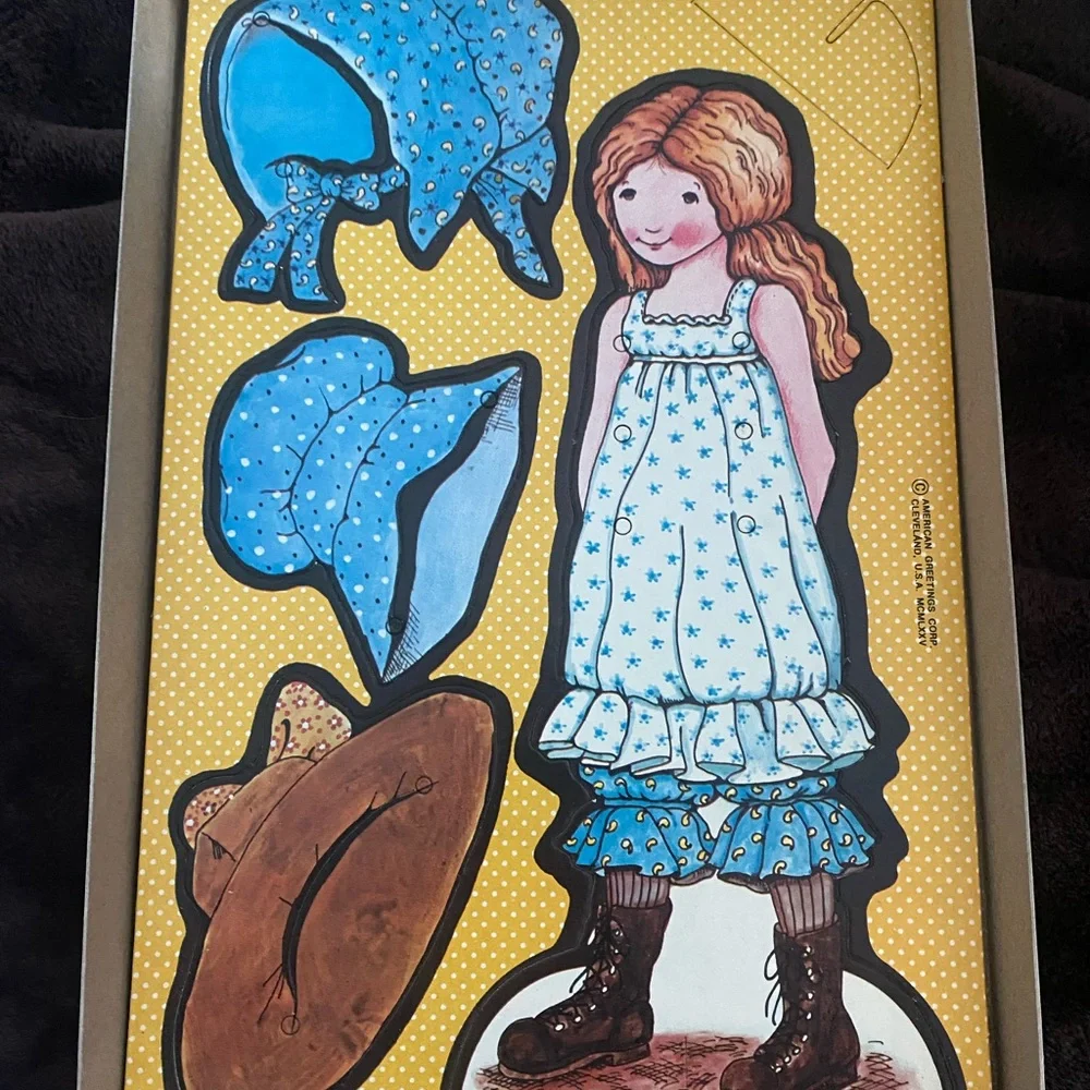 Holly Hobbie Sew-Ons Craft Kit - Picture 4 of 6
